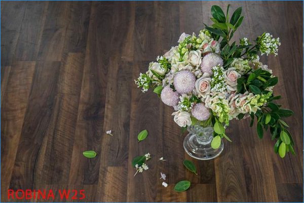 Sàn gỗ Robina W25 (12mm bản lớn)
