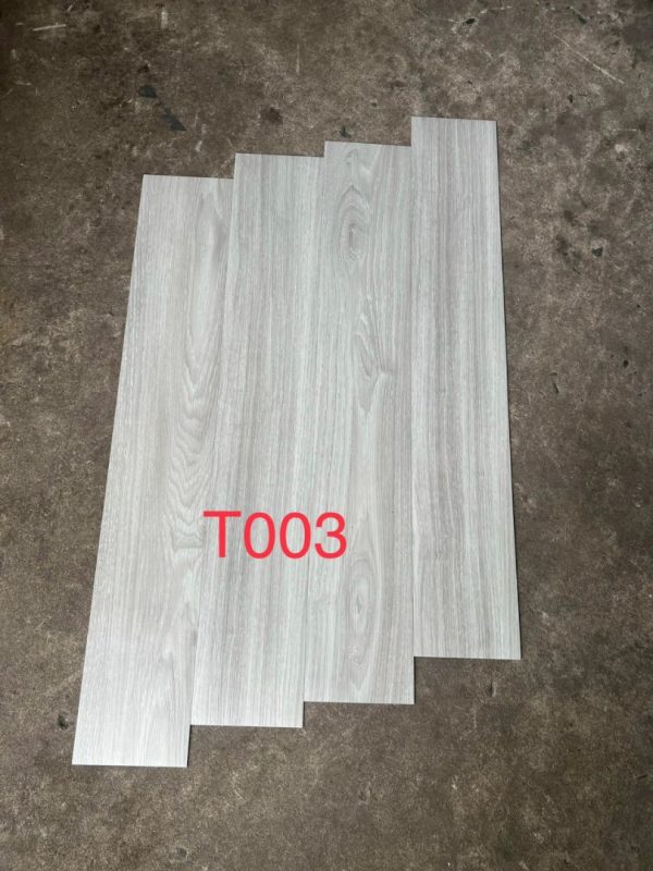 Sàn nhựa keo dán sẵn T003