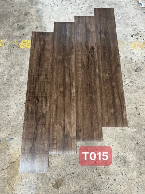 Sàn nhựa keo dán sẵn T015